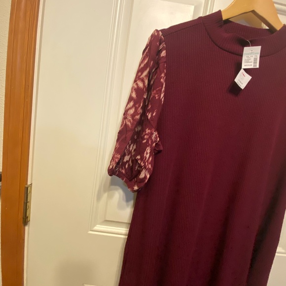 Mockneck Short Sleeve Swing Dress with Pockets size M NWT - Picture 2 of 5